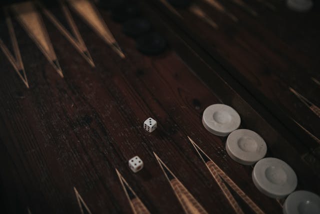 Advanced Backgammon Strategy: Tips for Winning